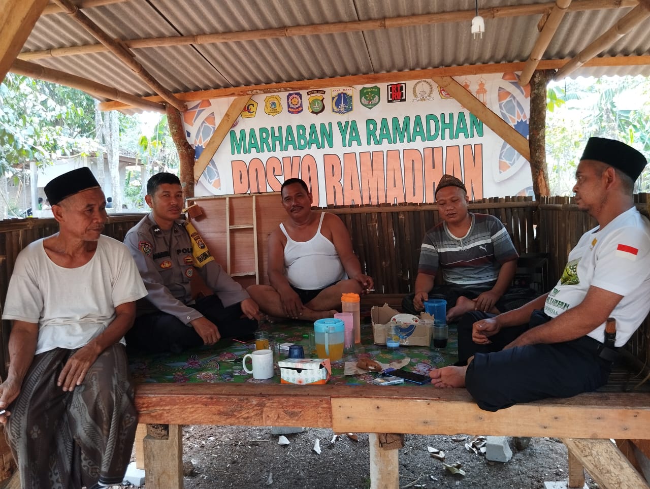 Jalin Komunikasi Dengan Tokoh Masyarakat Oleh Bhabinkamtibmas Polsek Petir Polres Serang
