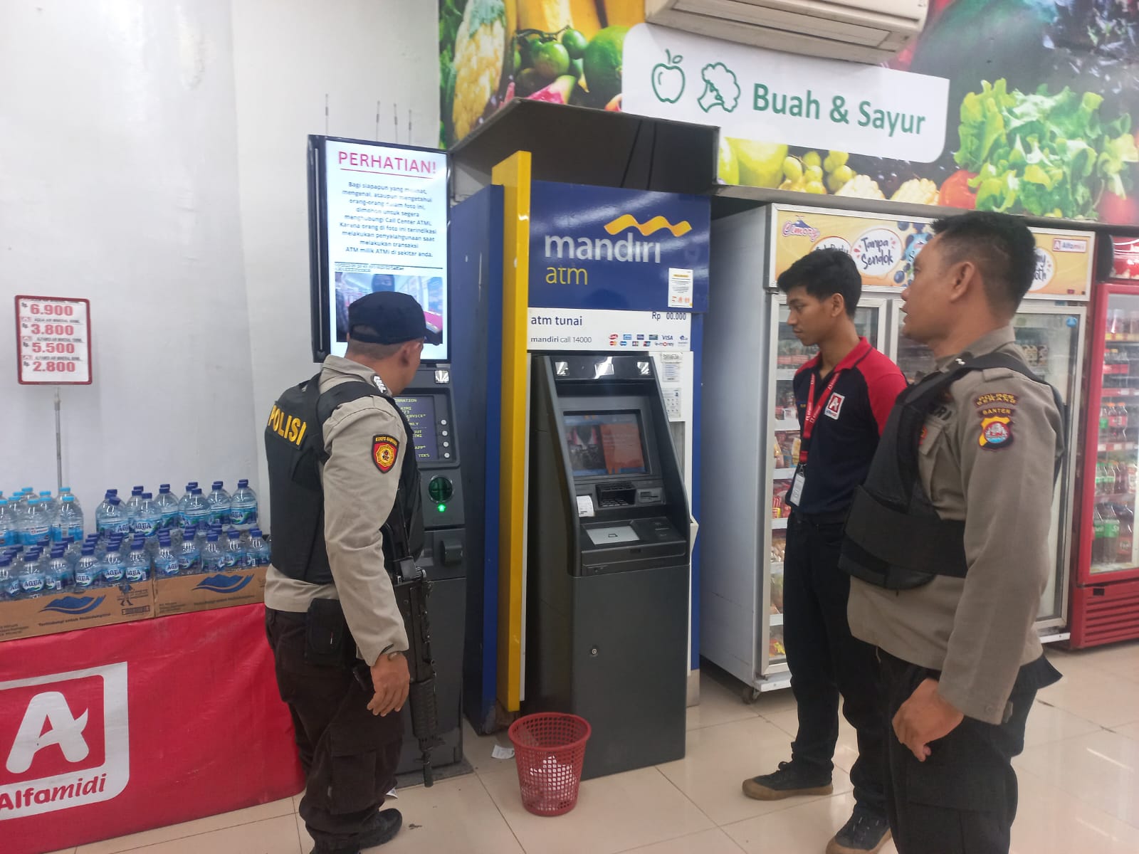 Kontrol Waralaba Dan Beri Himbauan Kamtibmas Dengan Patroli Dialogis KRYD Polsek Petir Polres Serang
