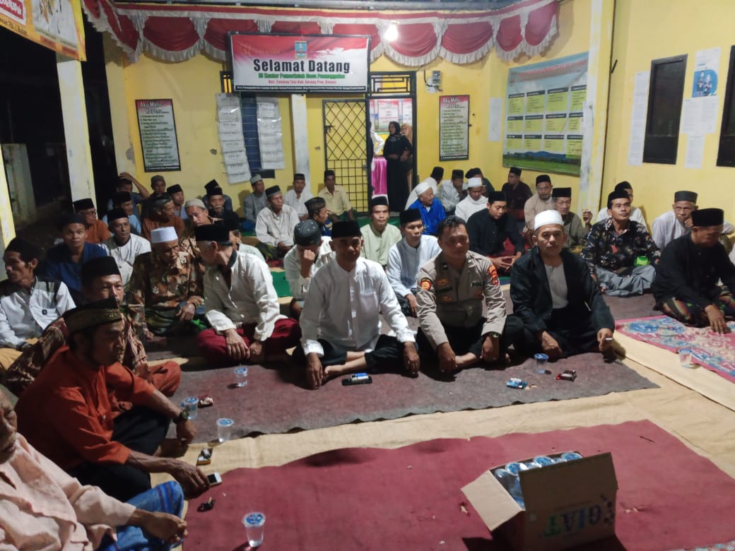 Anggota Patroli Subsektor Tunjung Teja Polres Serang Menghadiri Acara PHBI Dan Istiqhotsah Akbar Di Desa Panunggulan