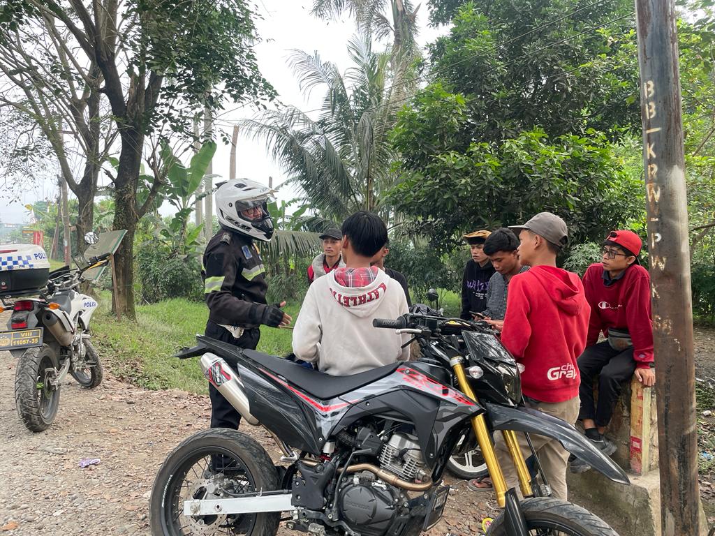 Satlantas Polres Karawang Ajak Masyarakat untuk Terapkan Disiplin Berlalu Lintas