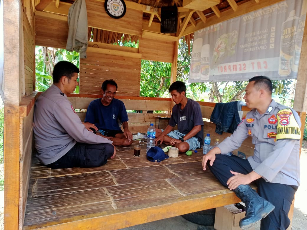 Patroli Dialogis Dan Sambang Masyarakat Desa Kubang Jaya Oleh Bhabinkamtibmas Polsek Petir Polres Serang