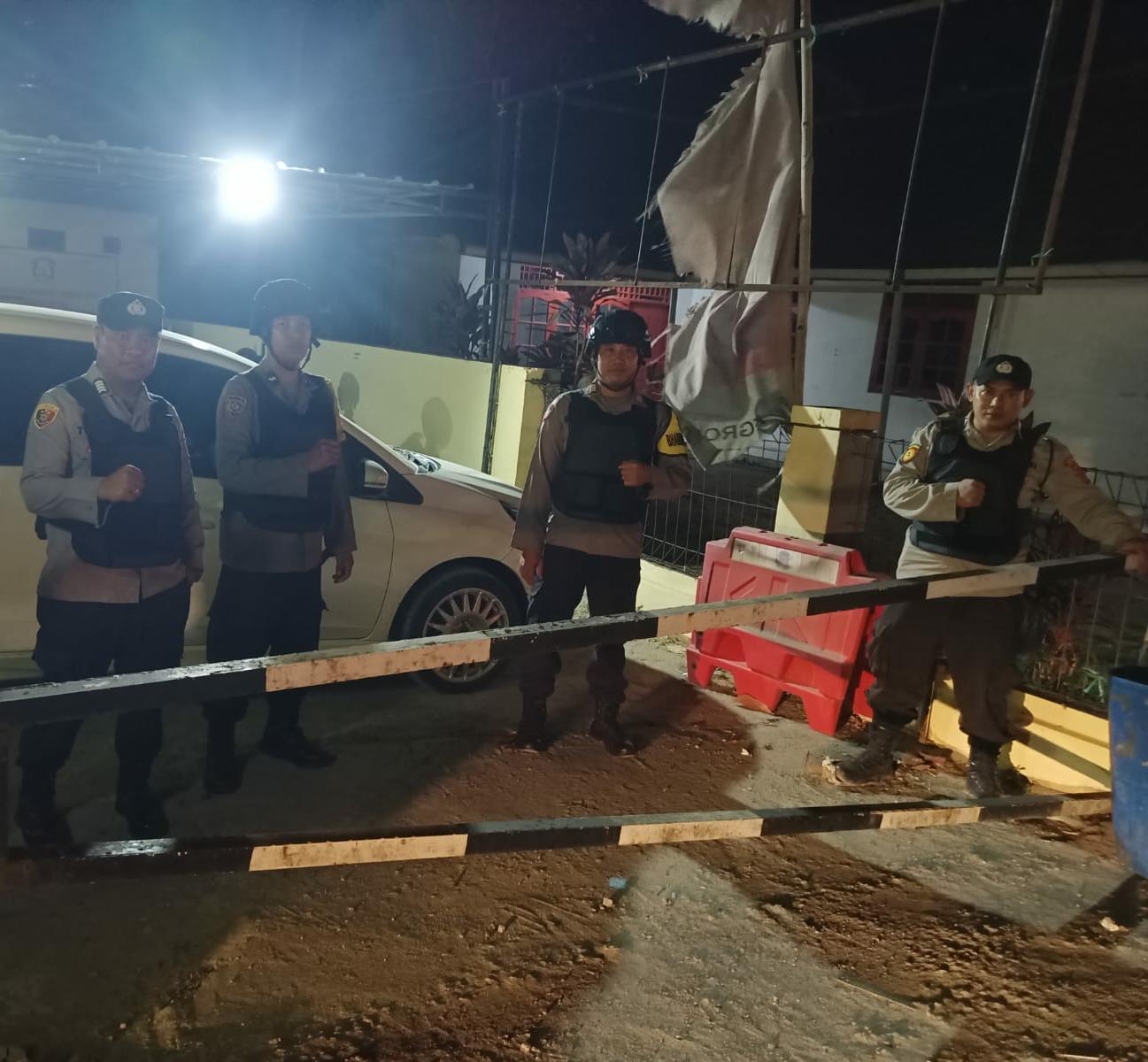 Siap Siaga Dari Ancaman Mako, Kanit Samapta Polsek Petir Polres Serang Melaksanakan Apel Sispam Mako
