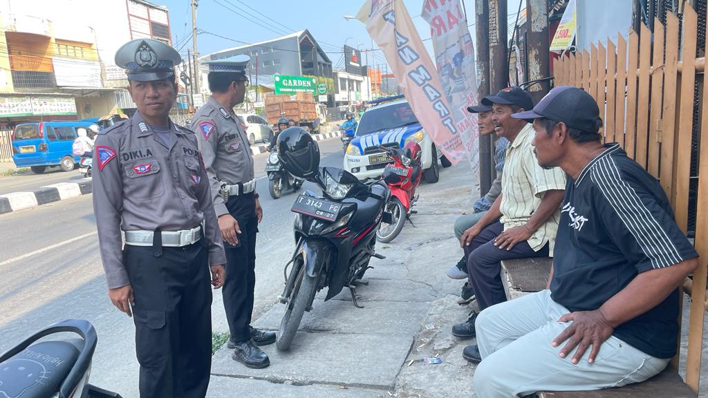 Satlantas Polres Karawang Ajak Masyarakat Tingkatkan Kamseltibcarlantas