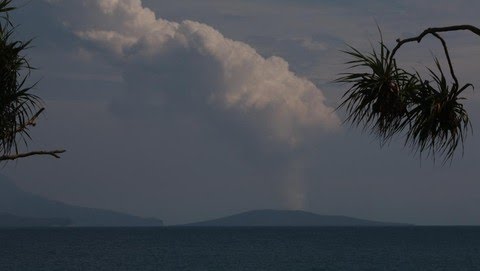 Kondisi Gunung Anak Krakatau Terkini, Polda Banten Imbau Kembali Warga Pesisir Agar Waspada