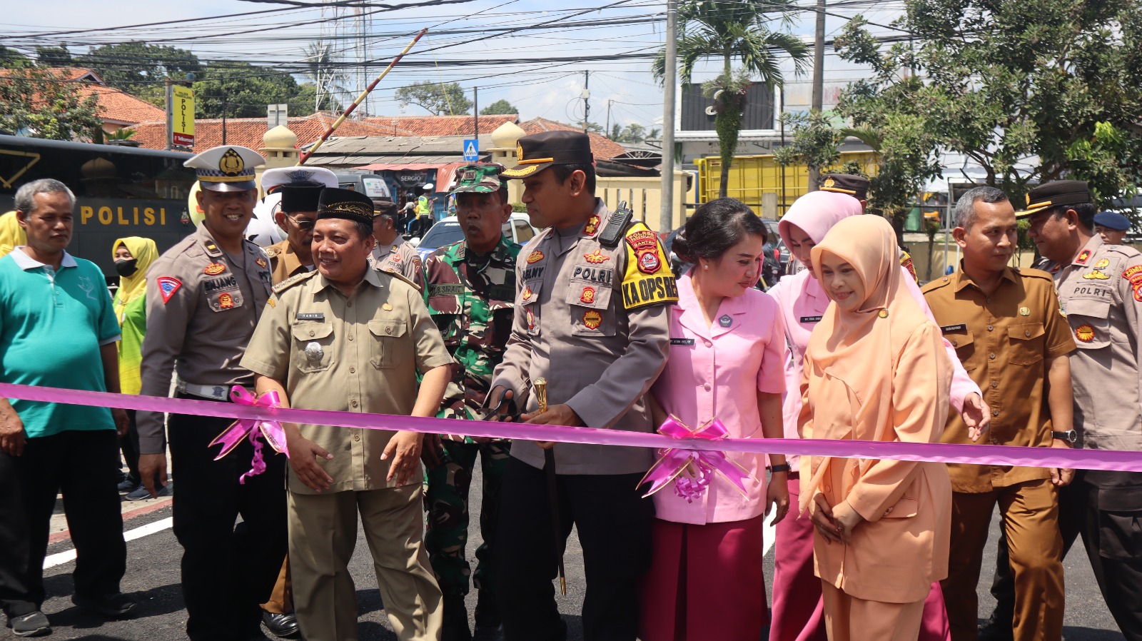 Kapolres Pandeglang Resmikan Taman Lalu Lintas dan Luncurkan SKCK Online