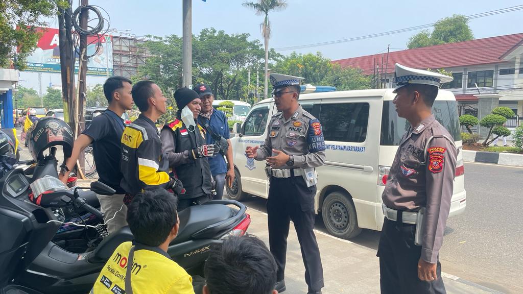 Satlantas Polres Karawang Gencar Laksanakan Patroli Dialogis