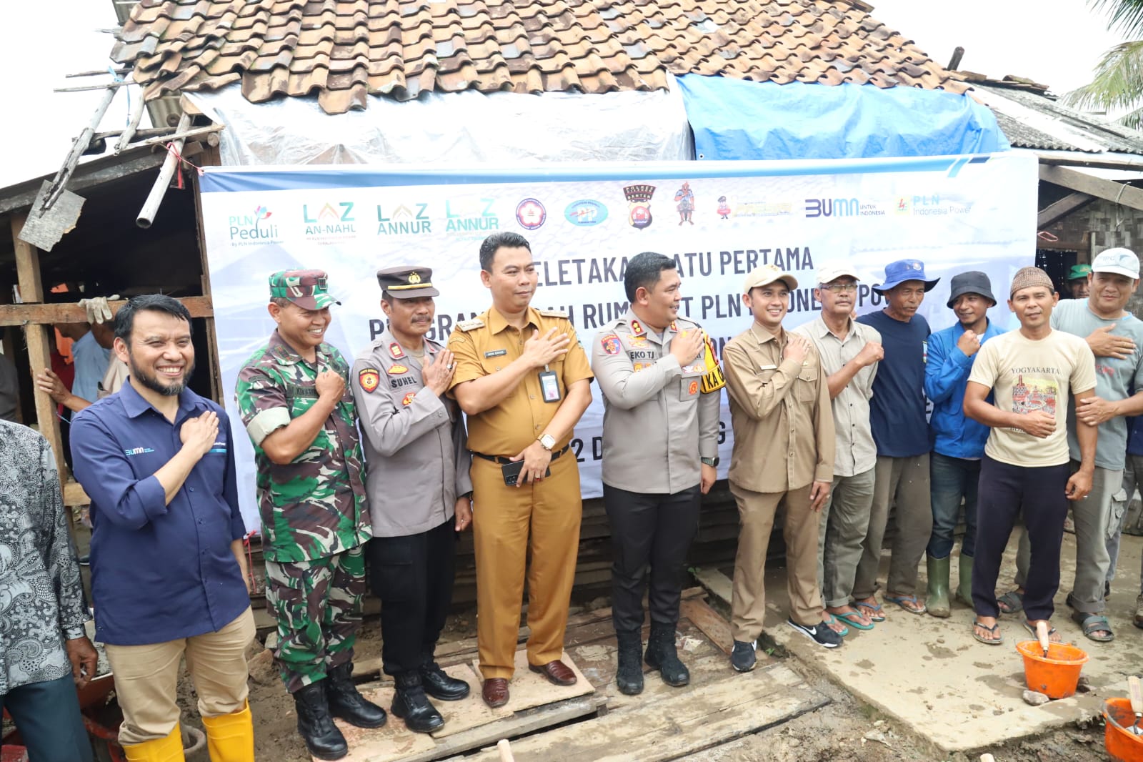 Polres Cilegon dan PT. PLN Indonesia Power Bedah Rumah