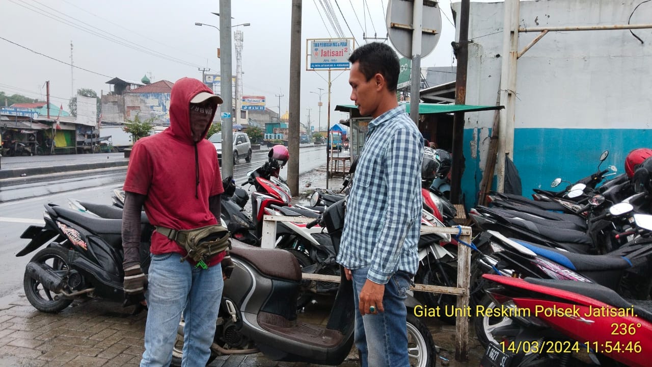 Polres Karawang, Antisipasi Gukamtibmas, Unit Reskrim Polsek Jatisari Sambangi Jukir RS. Puri Asih