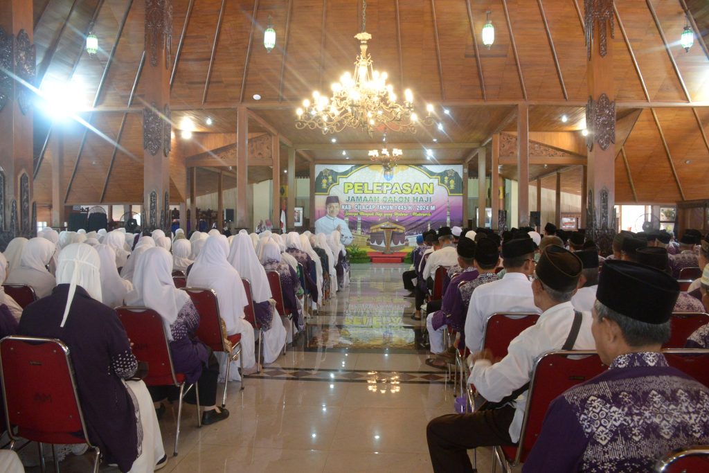 Pelepasan 1315 Calhaj Kabupaten Cilacap ke Tanah Suci