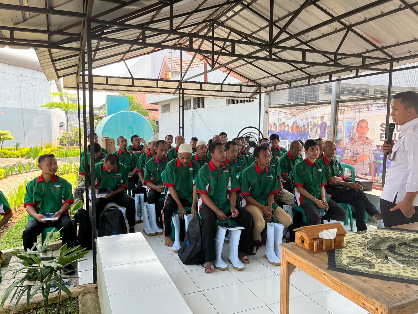 Lapas Kelas IIA Cikarang Gelar Pelatihan Berbasis Kompetensi Pembudidayaan Ayam Petelur Omega 3 dan Sayuran Cabai