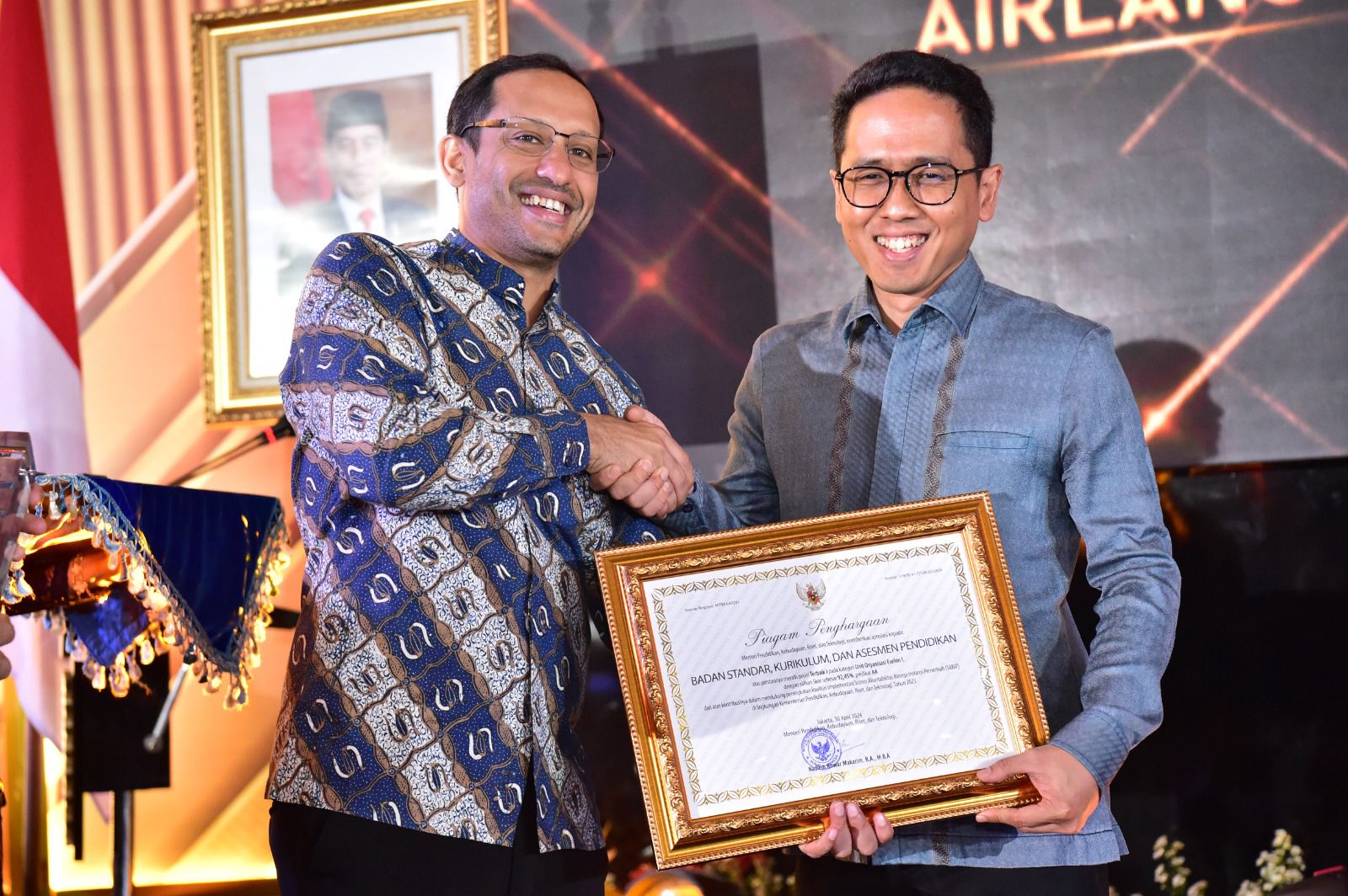 Mendikbudristek Beri Penghargaan Capaian Kinerja Anggaran dan Akuntabilitas 2023