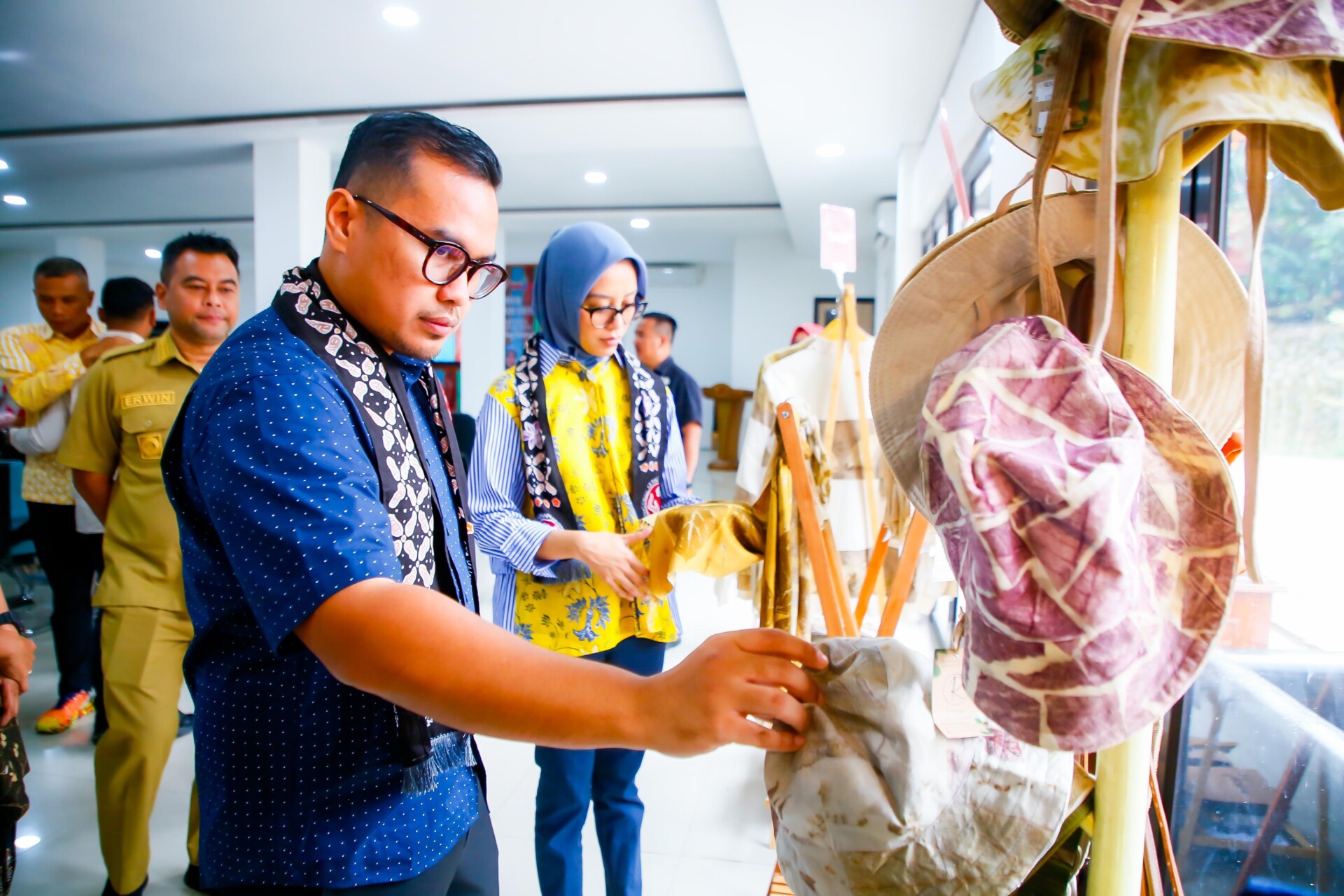 Tampilkan Karya, Pilar Dorong Produk-produk Kriya dari Kecamatan Setu Agar Semakin Dikenal