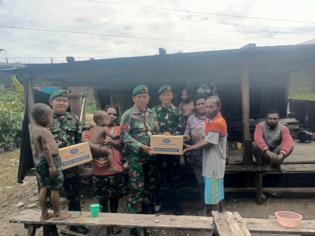 Cinta Kasih dari Satgas Yonif 323 Kostrad untuk Masyarakat Papua