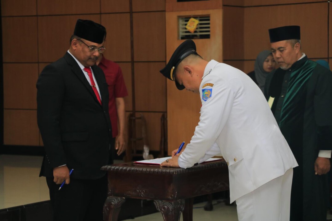 Pj Gubernur Safrizal Lantik Pj Bupati Belitung, ini Pesannya