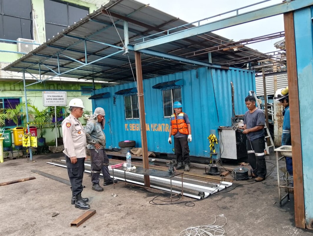 Personil Polsek KSKP Banten Polres Cilegon Polda Banten Bincang Bersama Pekerja