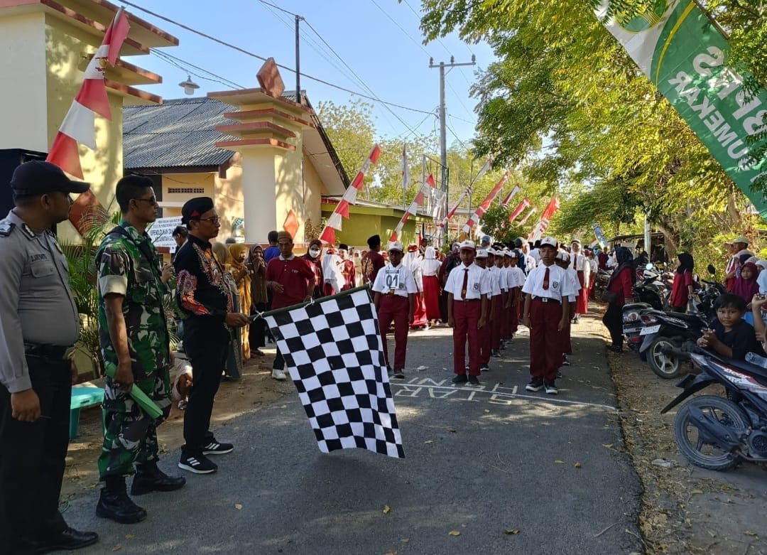 Jelang HUT Ke-79 RI, Giligenting Gelar Lomba Gerak Jalan Antar Pelajar
