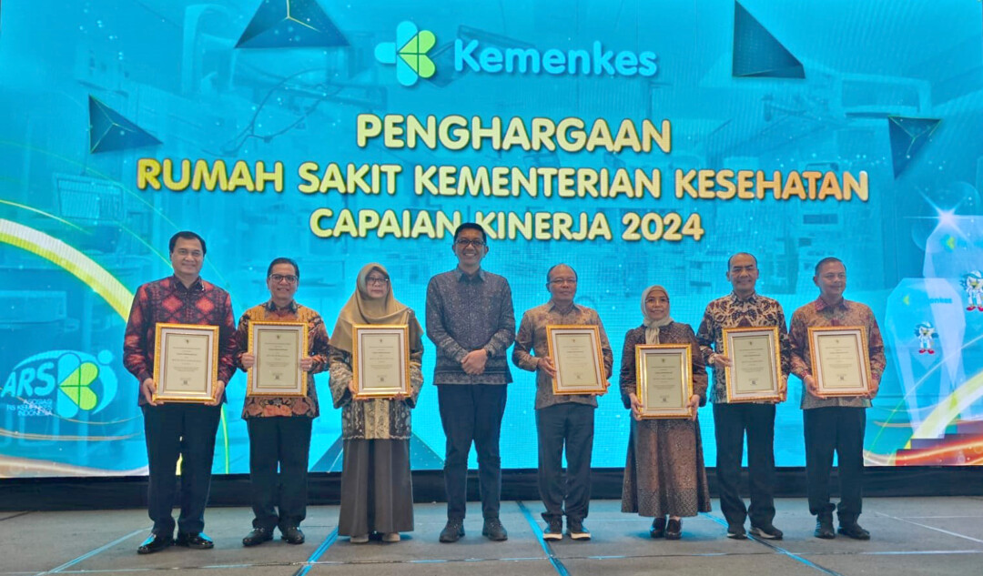 2025 02 03 Rs Adam Malik Raih 4 Penghargaan Dari Kemenkes Ri Untuk Kinerja 2024 Foto