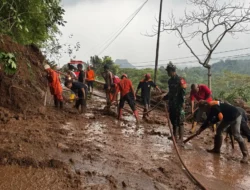 Sempat Terputus, Jalan Tawangmangu Via Matesih Sudah Bisa Dilalui Kendaraan