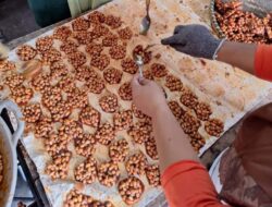 Permintaan Kue Sarita Ampyang Meningkat Jelang Lebaran