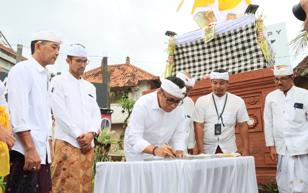 Berita 251503110336 Walikota Jaya Negara Hadiri Upacara Melaspas Patung