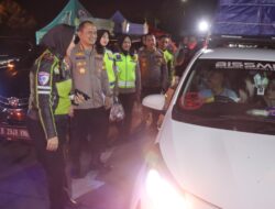 Kapolresta Tangerang dan Kasat Lantas Himbau agar Tertib Berlalu Lintas kepada Pemudik di Rest Area Tol KM 43