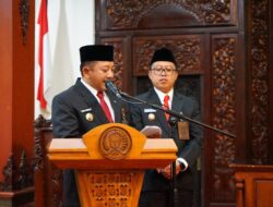 Rapat Paripurna ke 5 Masa Sidang II DPRD Kabupaten Karanganyar : Bupati Dan Wakil Bupati Karanganyar Paparkan Visi Misi
