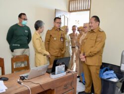 Gubernur Jateng Tinjau Program Dokter Spesialis Keliling di Karanganyar