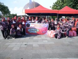 Komunitas Kain Kebaya Indonesia Bagikan Takjil dan Gelar Buka Bersama