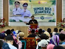 BUPATI KARANGANYAR APRESIASI PEMDES BERJO: PERTAMA KALI DESA BAGI-BAGI THR UNTUK WARGA