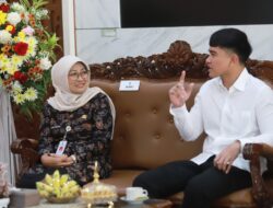 Halalbihalal, Ketum PSI di Jamu Bupati Kebumen menikmati makanan  Khas Kebumen 