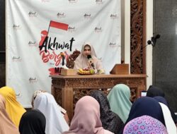 Kajian Islam Spesial, Astri Ivo Tekankan Pentingnya Menjalankan Ibadah dan Menjaga Lisan