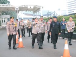 Kapolda Metro Jaya Tinjau Langsung Situasi Keamanan May Day 2025 di Sekitar Gedung DPR/MPR RI