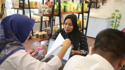 Si Kelingking Manis”, Layani 90 Pelaku UMKM di Pantai Pasir Putih dan Rumah BUMN Rembang
