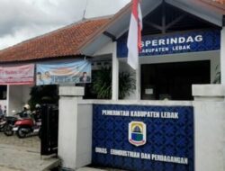 Pasar Semi di Lebak Mangkrak, PKL Tak Kunjung Pindah!