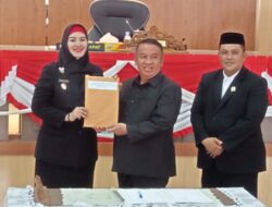 Wabup Debby Hadiri Paripurna Penyampaian Rancangan Perda Perubahan APBD 2025: Membangun Masa Depan Bangka Selatan yang Lebih Baik