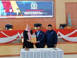 Wabup Debby Hadiri Paripurna DPRD, Pengambilan Keputusan atas Raperda APBD Perubahan 2025 dan Pencegahan Permukiman Kumuh