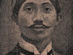 H.O.S. Tjokroaminoto: Lebih dari Sekadar “Raja Jawa Tanpa Mahkota” – Sang Pembentuk Ideologi Bangsa Indonesia!