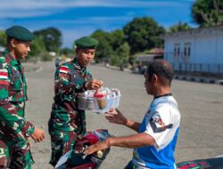 Satgas Yonarhanud 2 Kostrad Hadirkan Senyum di Perbatasan: Sembako dan Bubur Kacang Hijau untuk Warga Wini!