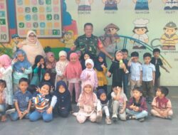 Sambangi TK Al-Islam Babinsa Kemlayan Berikan Motivasi & Kenalkan Profesi