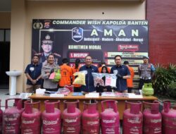 POLDABANTEN GAGALKAN JARINGAN “DOKTER SUNTIK GAS” OPLOSAN LPG SUBSIDI – KEUNTUNGAN HARIAN SAMPAI RP7,68 JUTA SELAMA 5 BULAN