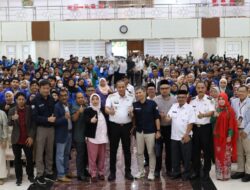 1470 Mahasiswa Tidak Mampu Bekasi Dapat Beasiswa! Tri Adhianto: Jadilah Generasi yang Berkontribusi Bagi Masyarakat