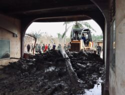 Lingkungan Lebih Bersih, Belajar Lebih Nyaman — Kostrad Bantu Pembersihan Pondok Pesantren di Aceh Tamiang
