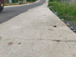 Proyek Baru Sudah Retak, Kualitas Rabat Beton Jalan Etanol Dipertanyakan