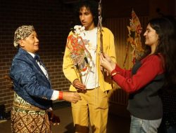 Undangan World Puppet Day Canada, Ki Dalang Gunarto Pentas Wayang Milenial Jakarta Dalam Misi Perdamaian Dunia.
