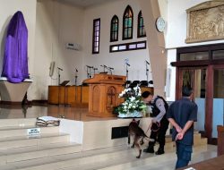 Polisi Sterilisasi Gereja di Probolinggo Kota Jelang Paskah, Libatkan Unit K9