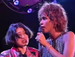 Tangis di Panggung Dunia: Momen Lawas Sania dan Whitney Houston Kembali Viral