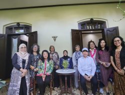 PUSPITA Bawa Misi Lingkungan ke Solo, Kunjungan ke Kediaman Joko Widodo Perkuat Semangat “Pilah Sampah dari Rumah”