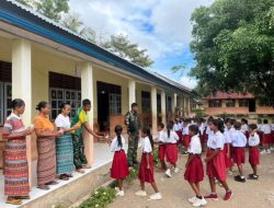 Satgas Yonarhanud 2 Kostrad Bangun Kedekatan dengan Pelajar Perbatasan Melalui Program Makanan Bergizi