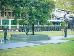 Pangkostrad Tekankan Profesionalisme dan Loyalitas Prajurit dalam Upacara 17-an di Markas Kostrad