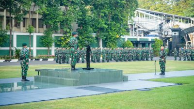 Pangkostrad Tekankan Profesionalisme dan Loyalitas Prajurit dalam Upacara 17-an di Markas Kostrad